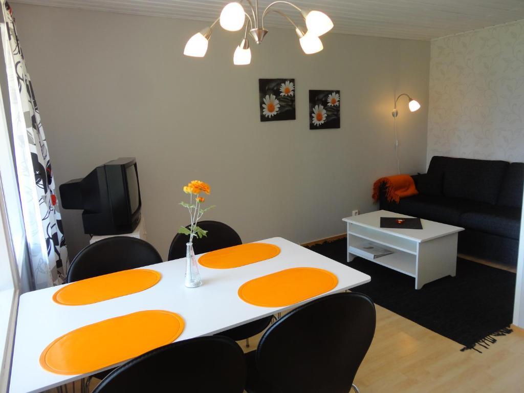 Hjortoe Stugor & Stockhus Finstrom Habitación foto